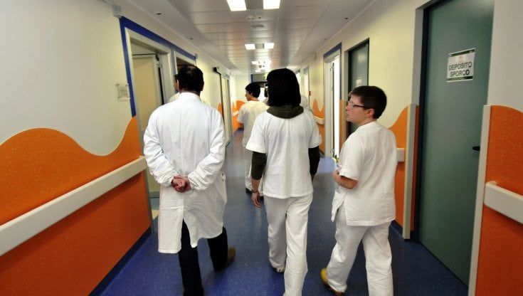 Regione Lombardia ricorre ai privati contro la carenza di medici per il 118: "I bandi pubblici vanno deserti, difficile reclutare personale"