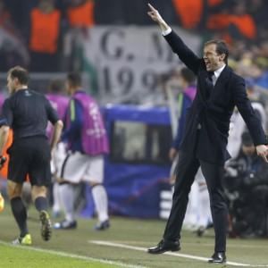 Juventus, emergenza per il Genoa: Allegri si 'rifugia' nel 3-5-2