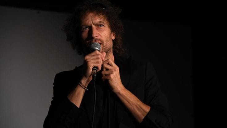 Tricarico: “La musica fornisce un piano B. Disinnesca l’apparenza e distoglie dalla realtà”