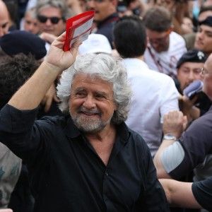 Grillo: l'astensionismo non ha colpito il M5s. Ma un consigliere lascia: "Gravissimo fallimento"