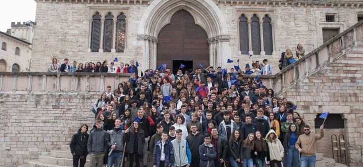 Spiegare ai giovani cosa fa l'Europa per noi: un progetto nelle scuole dell'Umbria 