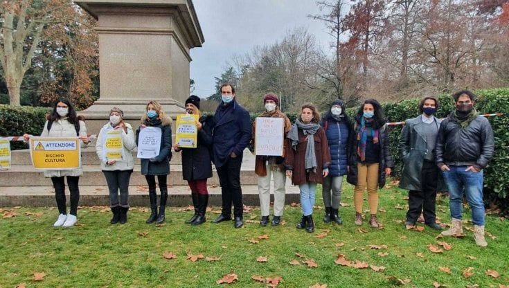 Beni culturali, il presidio a Bologna: "Riaprite i musei e le biblioteche"