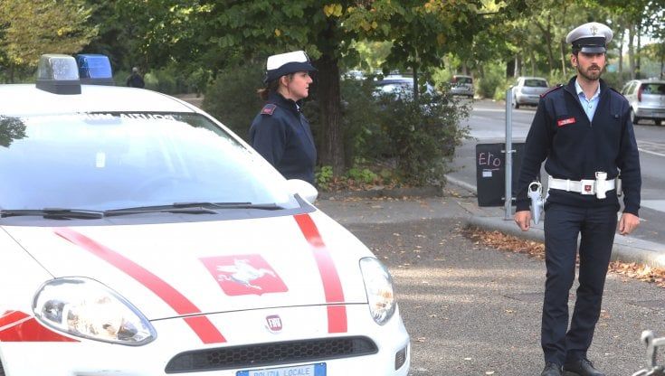 Controlli e sequestri, ma alle Cascine l'offerta dello spacciatore arriva sempre