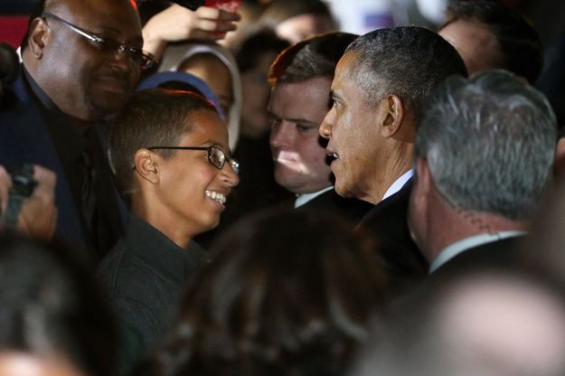 Ahmed, arrestato perché il suo orologio sembrava una bomba, incontra Obama