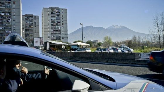 Camorra: ancora spari a Napoli, bossoli trovati in veranda a San Giovanni a Teduccio