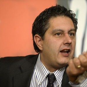 Corruzione, Toti: "Misure di Renzi inapplicabili e inutili". Don Ciotti: "Norme insufficienti"