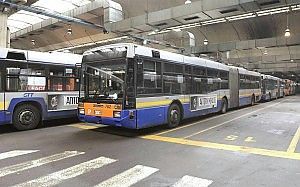 Quattro ore senza bus e metr&ograve;<br />Il Comune sospende la Ztl