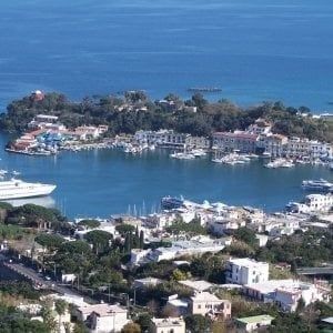 Ischia, lievi scosse e paura ma nessun danno