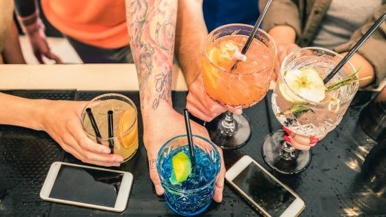 Cocktail bar (e pub) sull'orlo del baratro: "Chi non ha spazi esterni morirà"