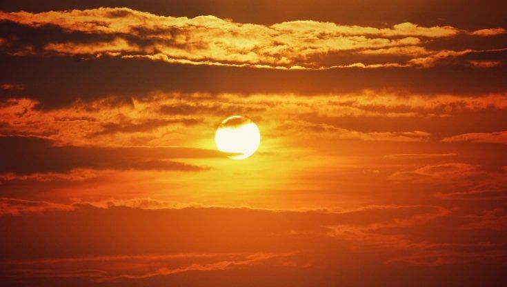 Previsioni meteo, ponte del 25 aprile: avvio col bel tempo poi peggiora
