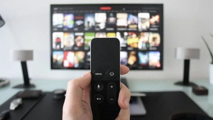 Lecce, vendeva ai clienti 'modifica' per vedere Sky e Netflix gratis: condannato a 1 anno e 8 mesi