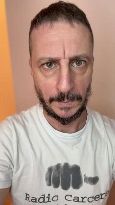 Luca Bizzarri: "Sì a un'Europa di regole, ma senza l'obbligo di mangiare i grilli"