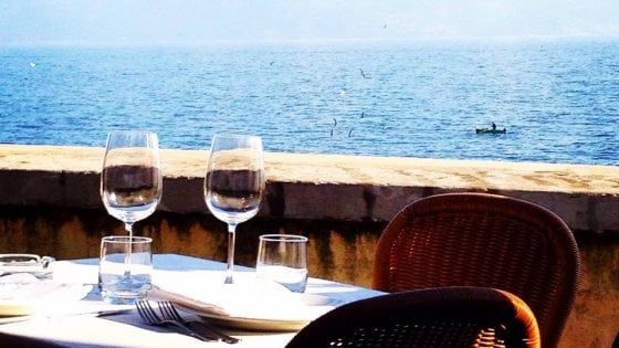 Nell'incanto di Posillipo: tra trattorie e ristoranti il lato goloso della "spiaggia di Napoli"