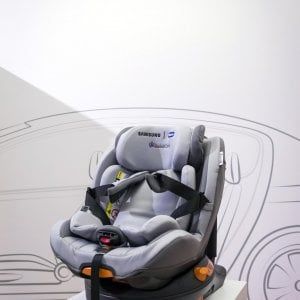 Bimbi abbandonati in auto, da Nissan il primo sistema di allarme