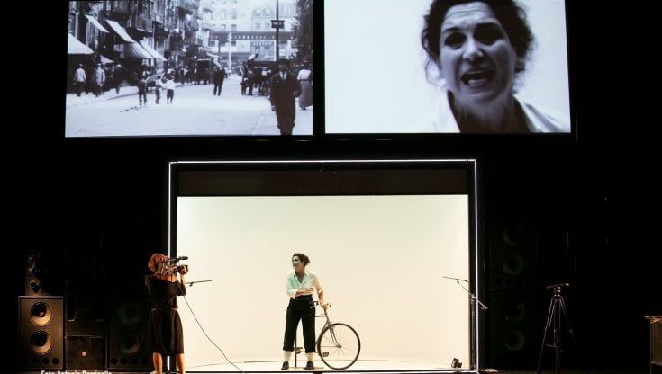 Questa sera si recita in streaming: così i teatri resistono