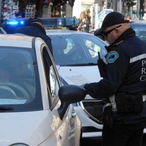 Reggio Emilia, non ha mai preso la patente: sorpreso 9 volte al volante