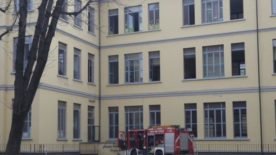 Milano, la giunta ammette: ''Solo 30 scuole su 500 sono a norma antincendio'' 