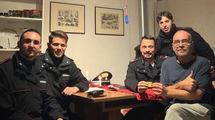 Viveva isolato nei boschi delle Langhe: i carabinieri lo ritrovano e lo aiutano a chiamare la figlia