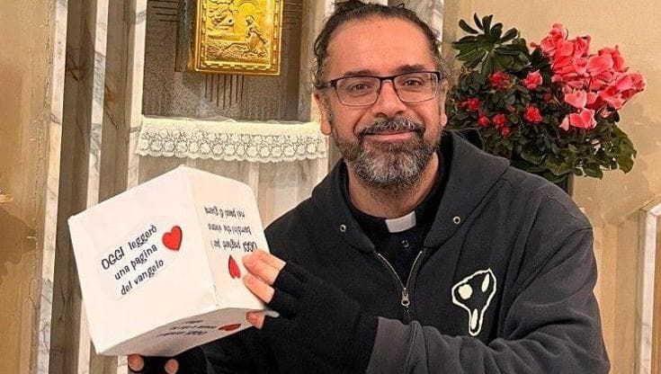 Svolta social della Curia, Don Fiscer, prete influencer, lascia la parrocchia per la comunicazione