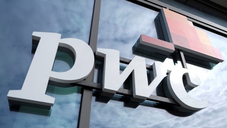 PwC sdogana il "remoto": lavoro per sempre da casa, stipendio adeguato al costo della vita