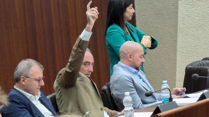 Fine vita in Lombardia, il centrodestra affossa la legge regionale. Il forzista Gallera vota con l’opposizione: “Io un liberale che non si nasconde”
