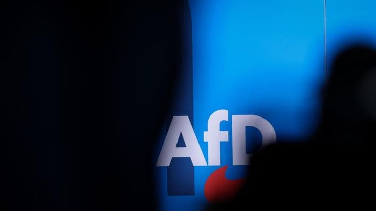 Germania, nuovo caso di spionaggio: l’assistente parlamentare dell’ultradestra lavorava per Putin