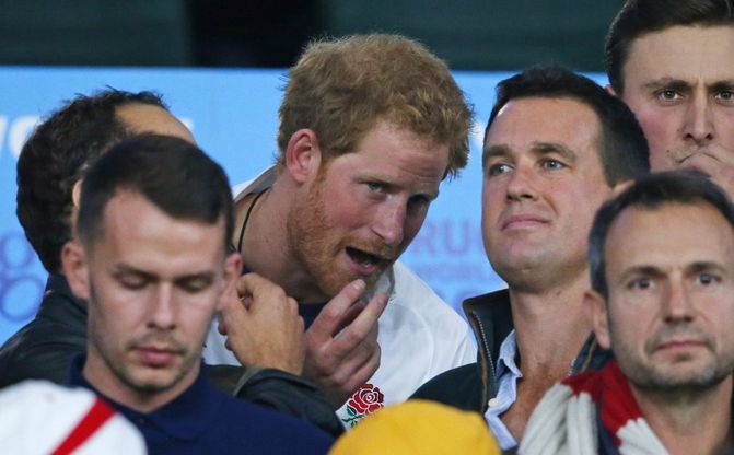 Rugby, Inghilterra eliminata: la disfatta nei volti dei fan. C'è anche il principe Harry