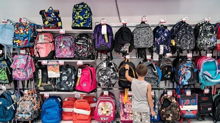 Scuola, per la ripartenza un conto da oltre mille euro alle famiglie: dagli astucci agli zaini, tutti i costi