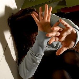Siracusa, i genitori litigano e la bimba di 8 anni chiama i carabinieri