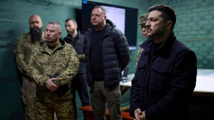 Pokrovsk, blitz delle forze di Kiev: la bandiera ucraina sul municipio