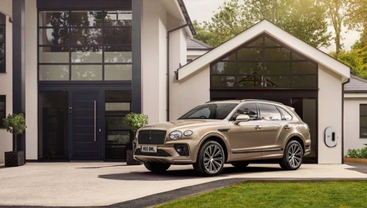 Scegli colori e tessuti per una Bentley su misura