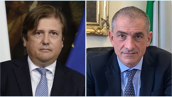 Vaccini, Sileri: "No AstraZeneca sotto i 30 anni". Costa: "Tampone gratis a tutti per il Green pass"