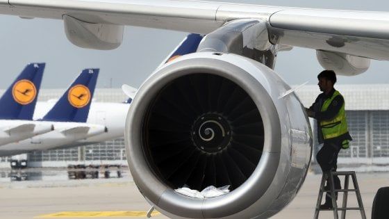Lufthansa pronta a tagliare 22 mila posti di lavoro