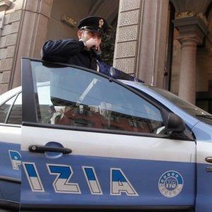 Pavia, donna molestata fotografa l'aggressore con il cellulare: riconosciuto e denunciato 