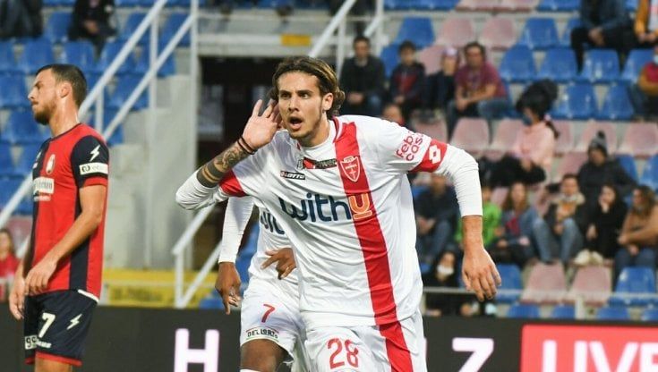 Serie B: il Monza batte il Crotone e si va in vetta. Il Lecce frena a Parma