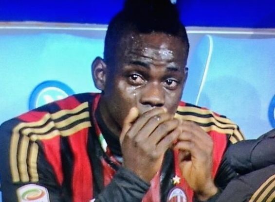 Napoli-Milan, Balotelli in lacrime dopo la sostituzione