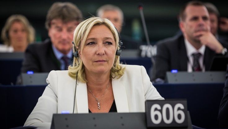 "Le Pen cinghia di trasmissione della Russia": il rapporto della commissione parlamentare sulle influenze straniere in Francia