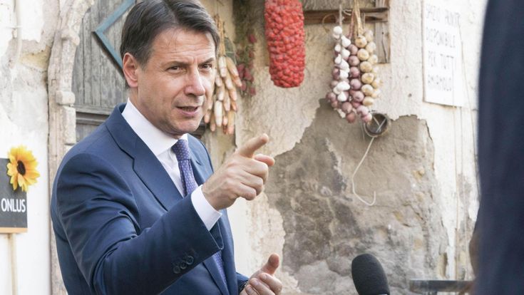 Deficit, Conte in Ue senza correzione. Lega e 5S lo fermano