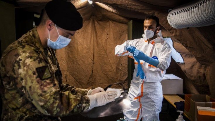 Lazio, Bollettino Coronavirus: 1687 casi positivi, 728 a Roma. Cresce il rapporto tamponi contagiati, 7%