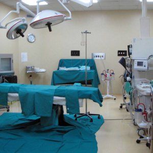 Ospedali privati, un giro d'affari da 3,8 miliardi. Ma quasi tutti i posti letto pagati dal Ssn