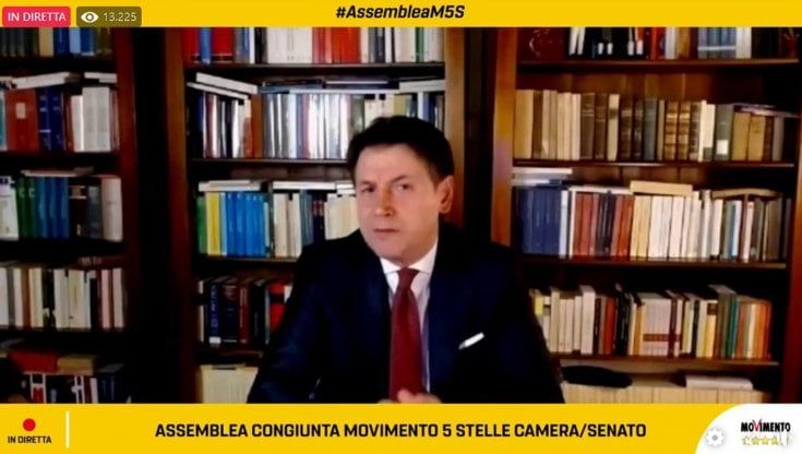 Conte si sfila dalla lite tra i 5S e Casaleggio: "Sono arrivato dopo"