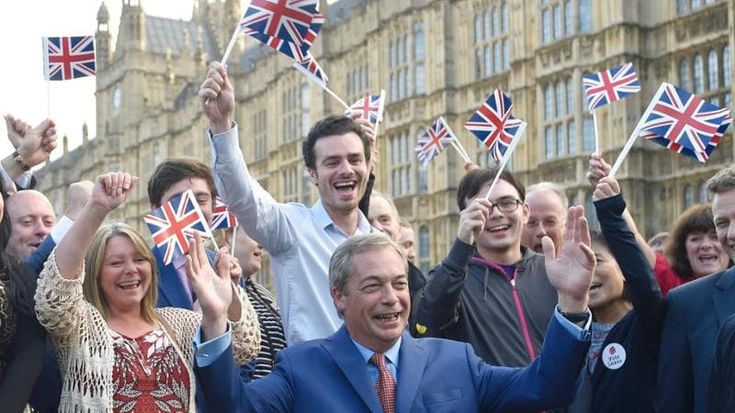 In principio fu la Brexit: così il Regno Unito è sprofondato nel gorgo