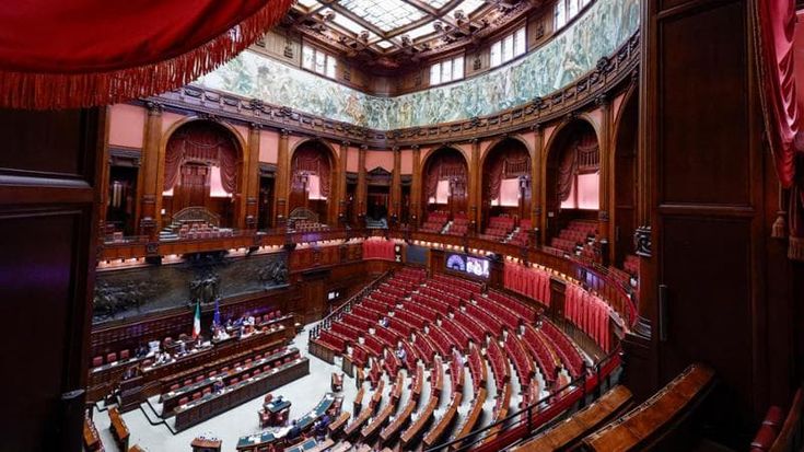 Legge elettorale, rush finale e tensioni: limiti alle vedette in aula. Magi in sciopero della fame