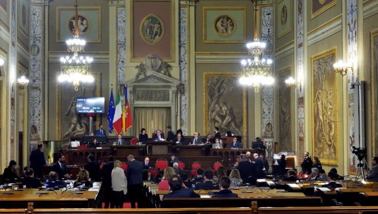 Finanziaria con black out, all'Ars salta la connessione e la seduta diventa "segreta"