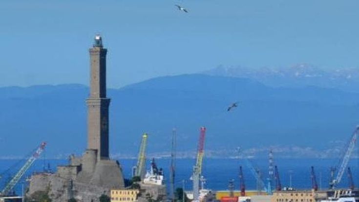 Genova, nella città più anziana d’Italia ci sono più giovani solo nei quartieri di immigrazione. Ecco la mappa quartiere per quartiere