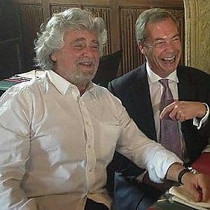 M5s, dissolto gruppo europeo con Farage. Sfiorata rissa in assemblea