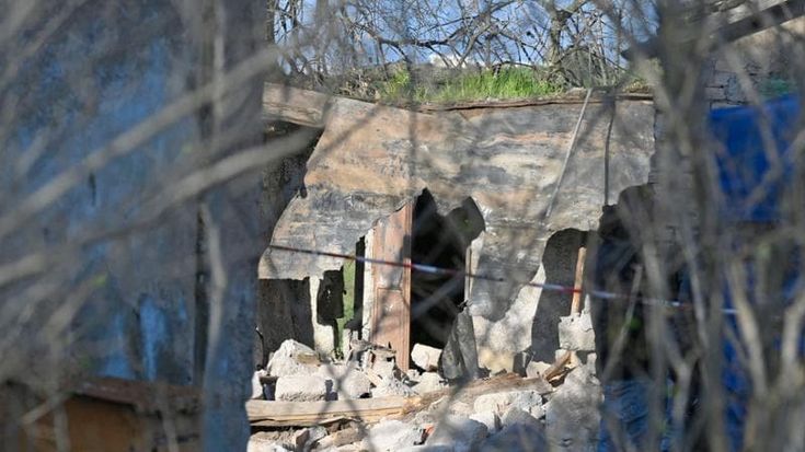 Ordigni e sabotaggi per alzare la pressione su Cospito: cosa c’è dietro la morte degli anarchici