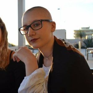 Martina muore prima della maturità, le sue compagne discutono la tesina al posto suo
