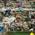 Plastica, rischio stop della raccolta differenziata: “Importare dall’Asia costa meno che riciclare”