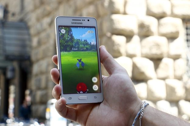 Firenze e i Pokemon: Rattata spuntò nella Loggia dei Lanzi